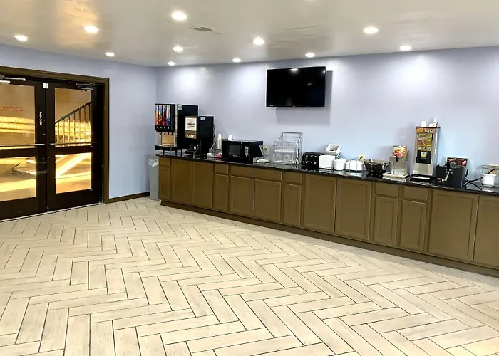 Super 8 By Wyndham - Canton, Texas