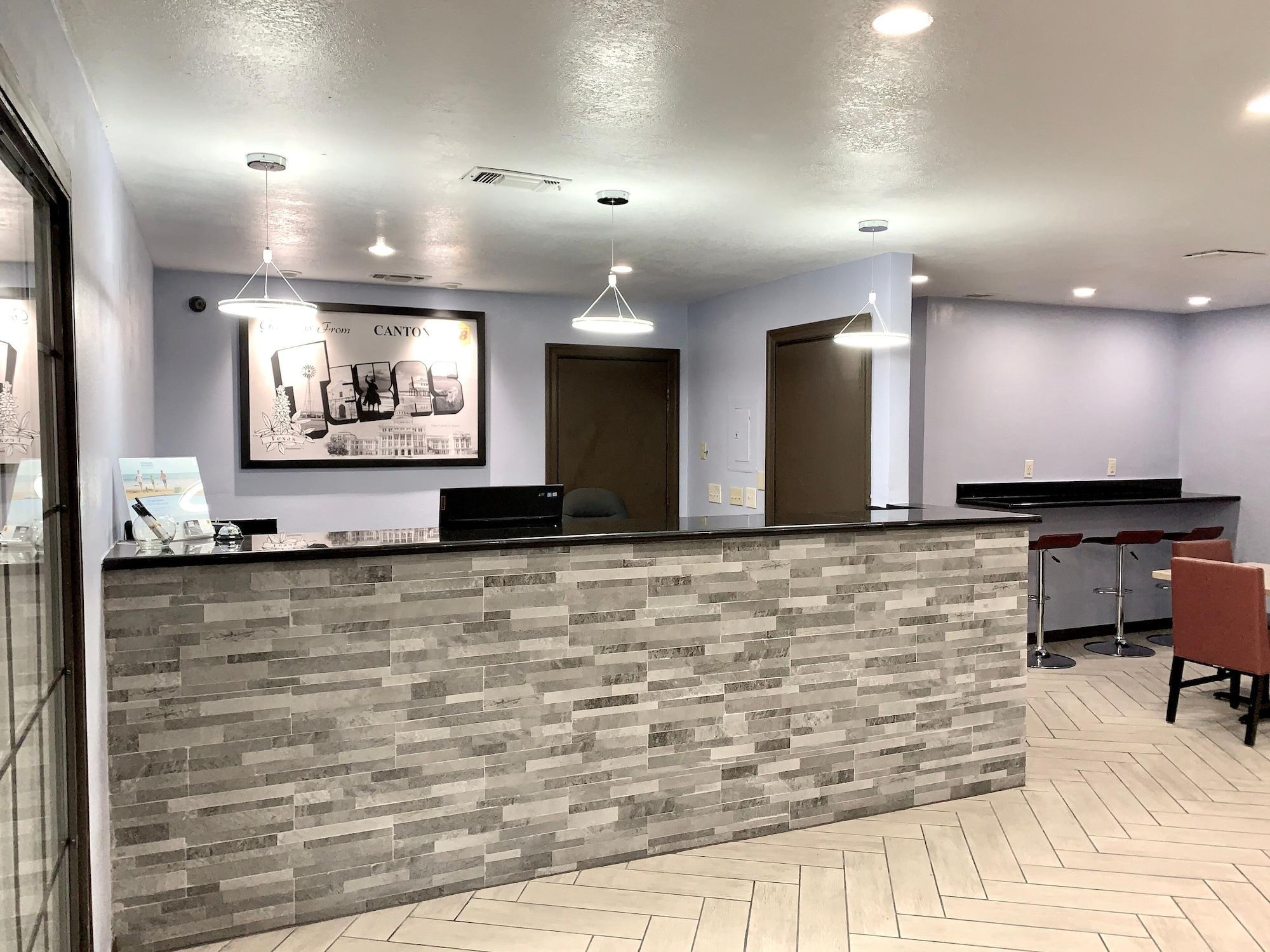 Super 8 By Wyndham - Canton, Texas