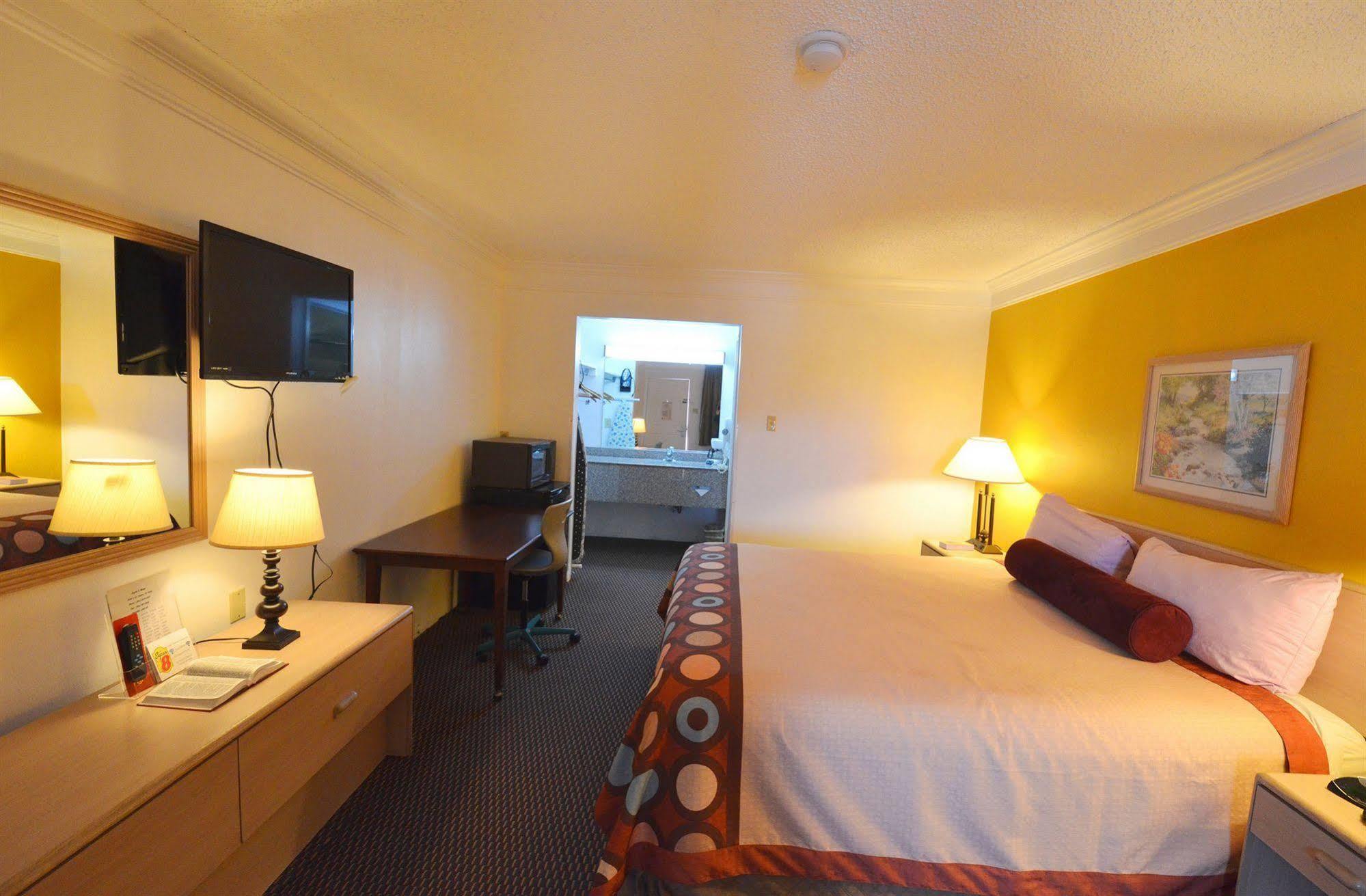 Super 8 By Wyndham - Canton, Texas Motel 2*